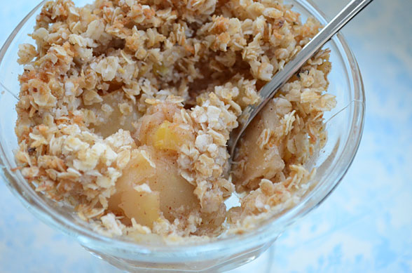 jabolčni drobljenec apple crumble