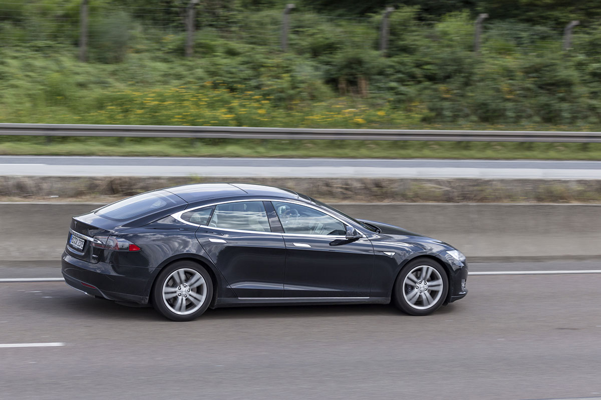 Thesla Model S Thesla Model S