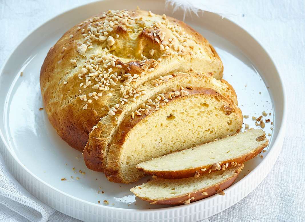 Brezglutenski velikonočni kruh