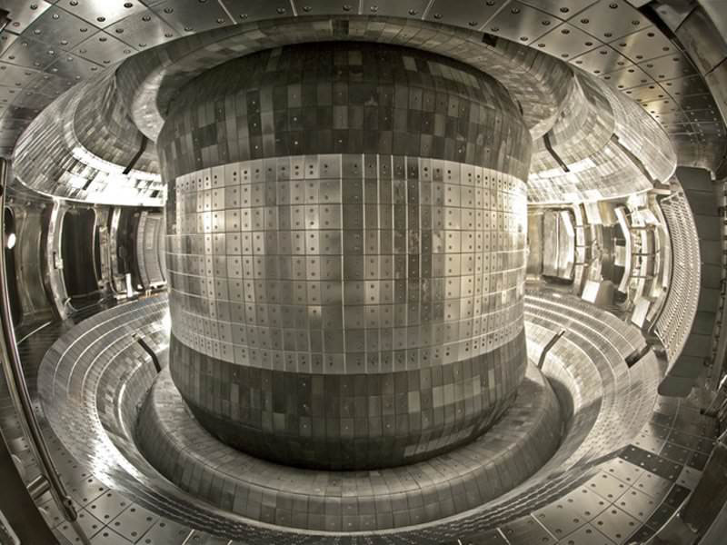 Kitajsko umetno sonce fuzijski reaktor EAST-tokamak