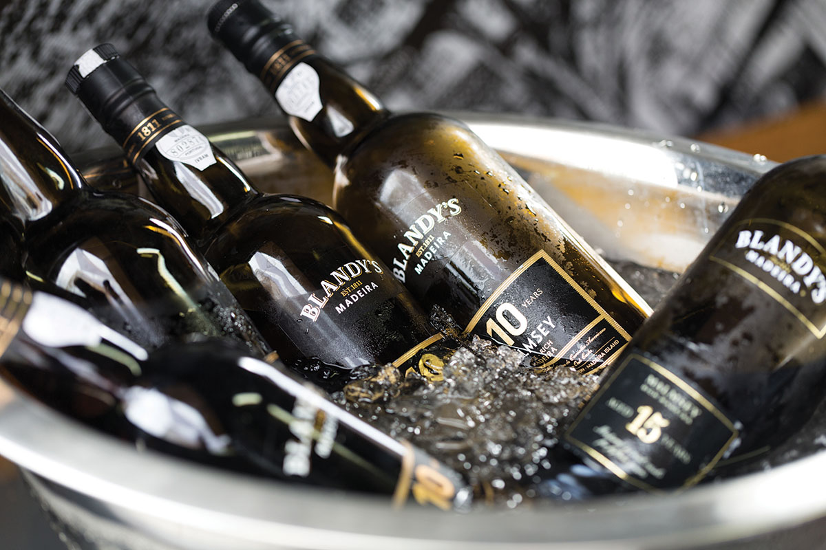 Madeira je znana po edinstvenem procesu proizvodnje vina