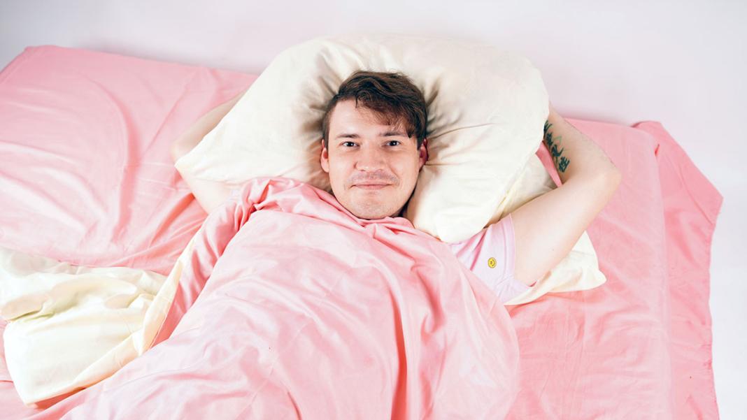 Gnitje v postelji – nov trend med mladimi