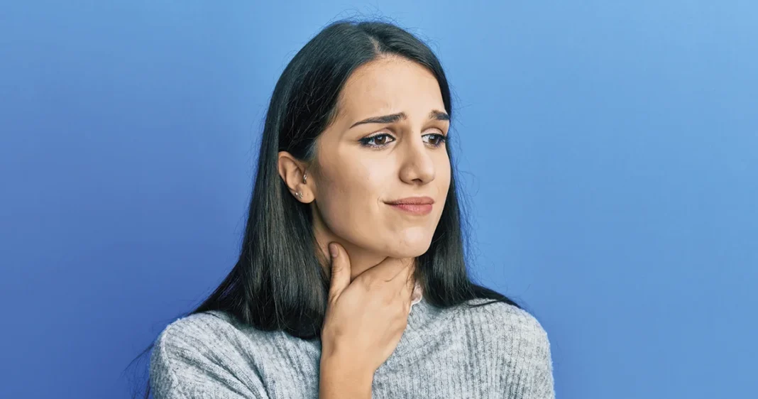 Boleče grlo – najpogostejši vzroki in kako si lahko pomagamo