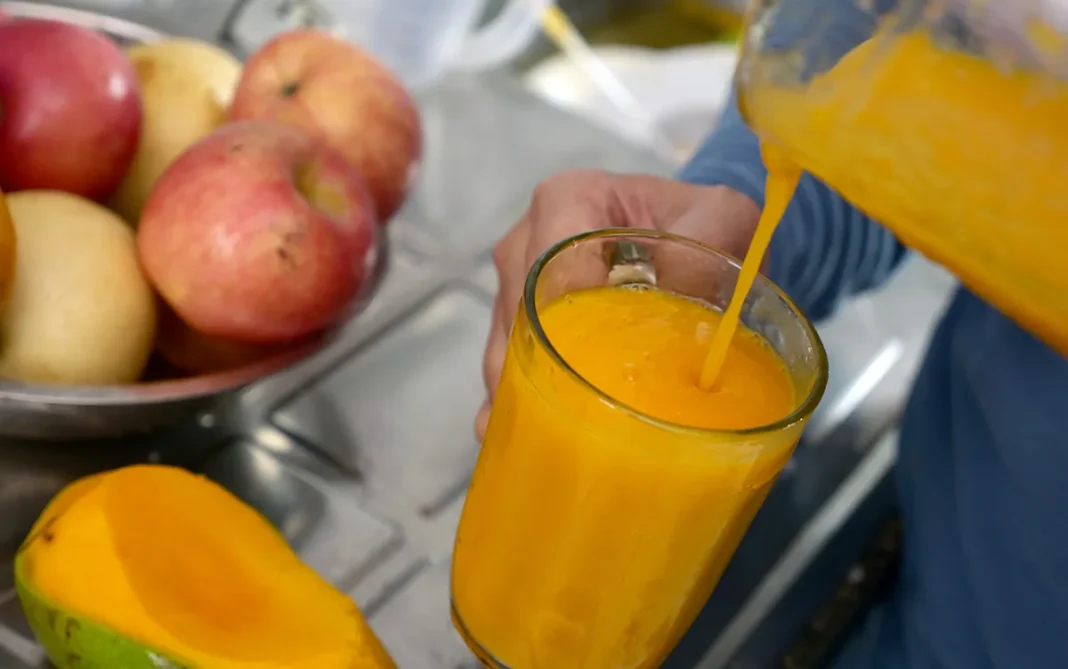 21-dnevni post s presnimi sadnimi in zelenjavnimi sokovi,