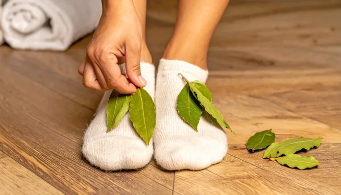 Ko na stopala položite lovorjeve liste, se zgodi nekaj presenetljivega