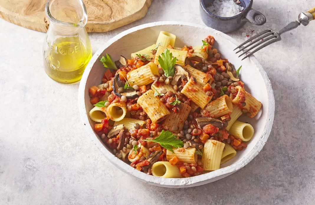 Veganski bolognese z lečo