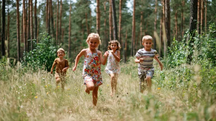 15 najboljših poletnih aktivnosti na prostem za otroke