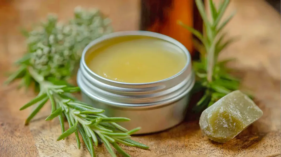 Pomirjujoče rožmarinovo mazilo