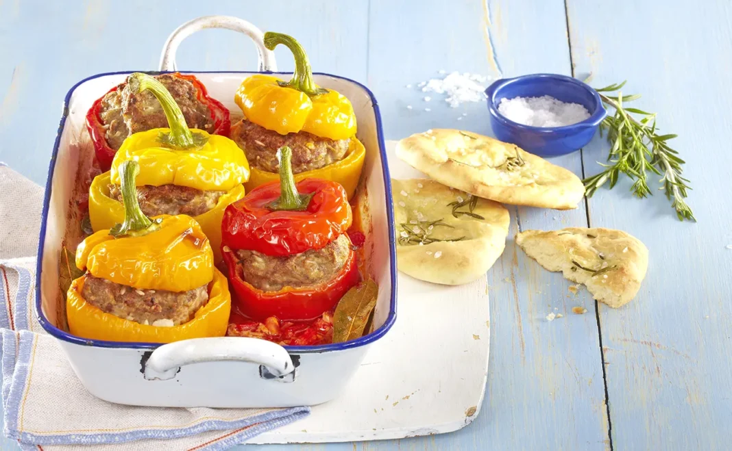 Polnjena paprika in kruh z rožmarinom