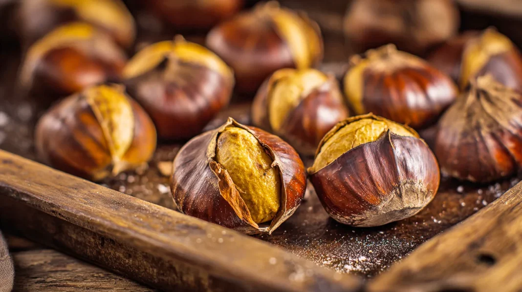 Kuharski trik za popolno pečen kostanj in lažje ga boste olupili