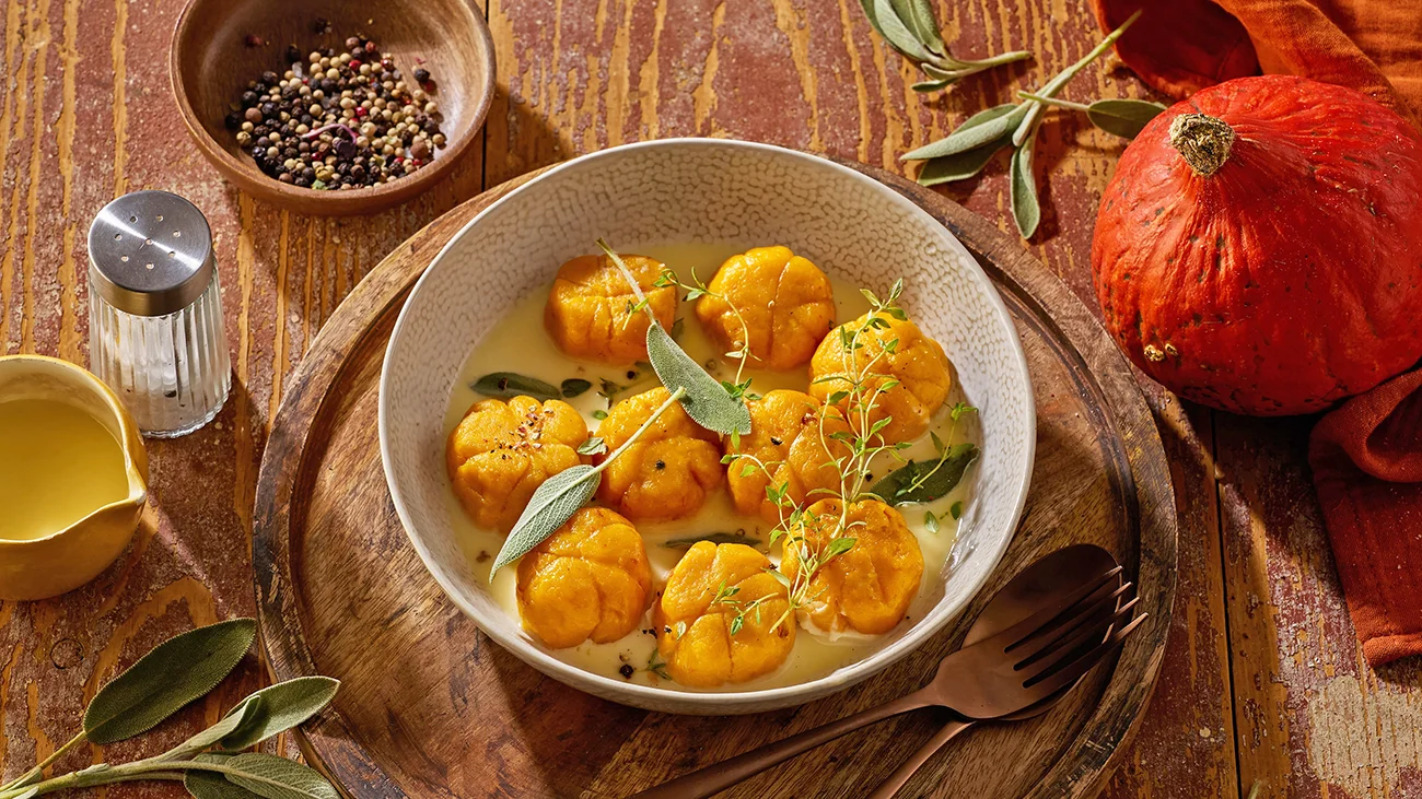 Mehki bučni njoki z žajbljem – Preprost recept z bogatim okusom