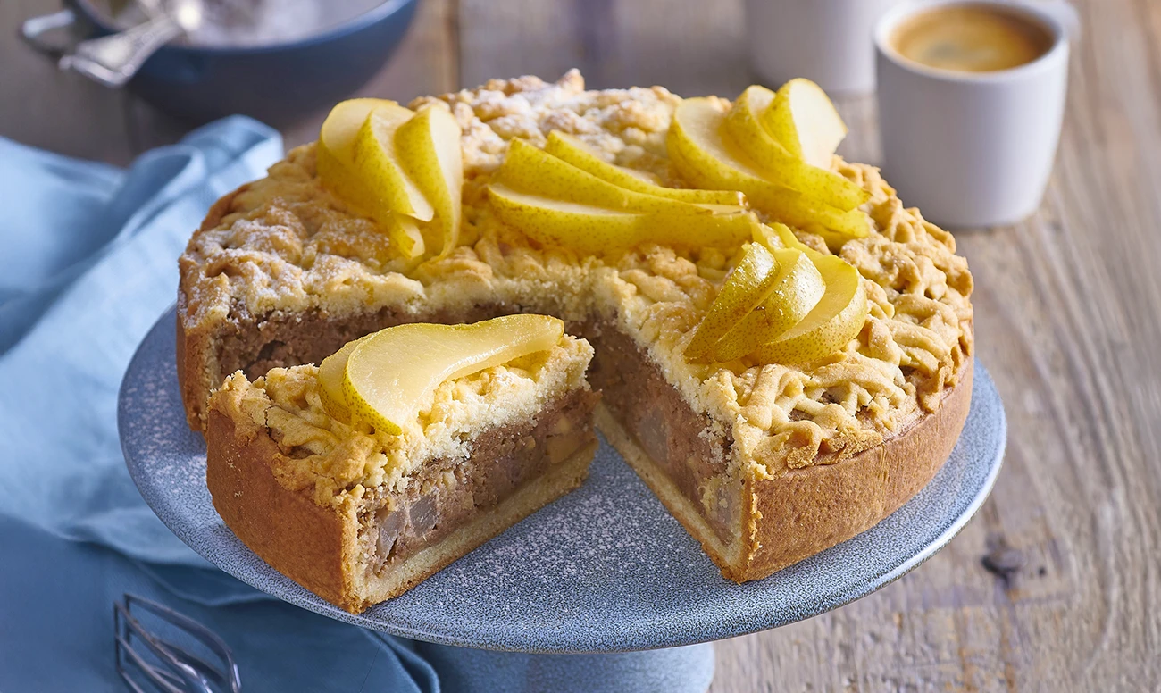 Orehova torta s hruškami