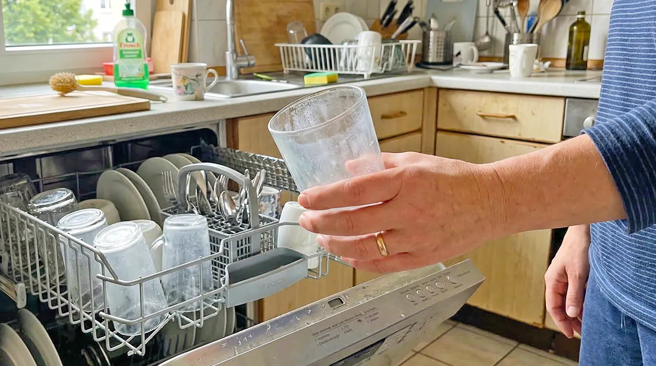 Bel film na kozarcih – to je pravi vzrok